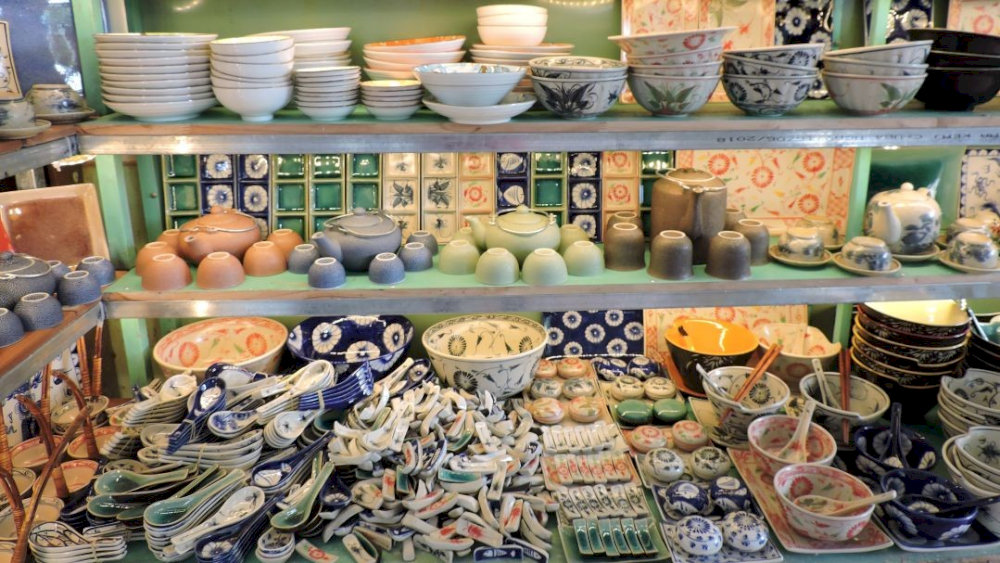 Visitors can purchase pottery items that are both practical for daily life and beautifully crafted with exquisite detail 